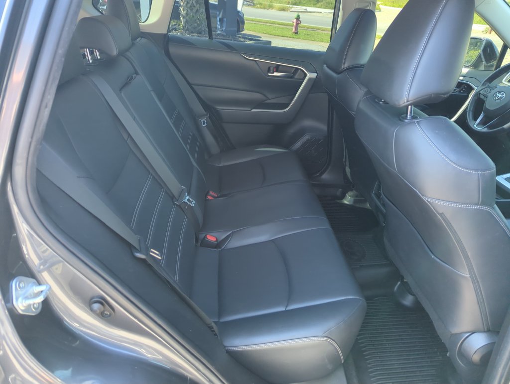 Used 2019 Toyota RAV4 XLE Premium w/ Cold Weather Package AWD/4WD image 34