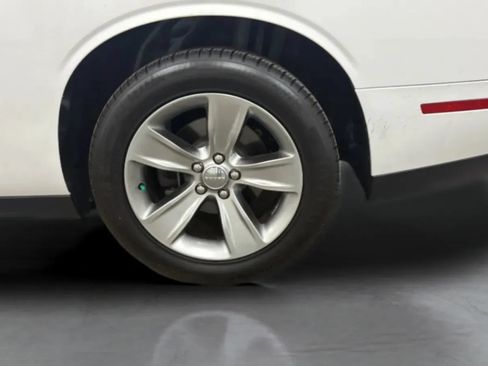 Used 2017 Dodge Challenger SXT RWD image 26