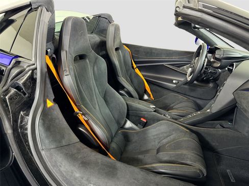 Used 2024 McLaren 750S Spider image 23