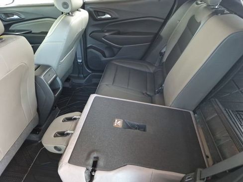 Used 2025 Chevrolet Trax ACTIV FWD image 37