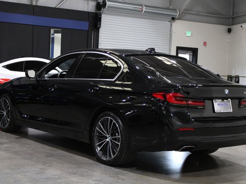 Used 2021 BMW 530i w/ Premium Package RWD image 10