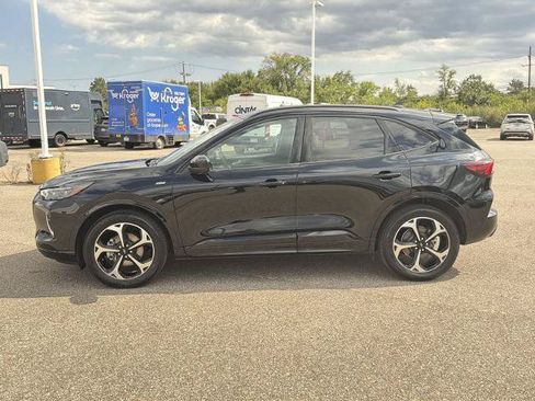 Certified 2023 Ford Escape ST-Line Elite w/ Premium Technology Package AWD/4WD image 5