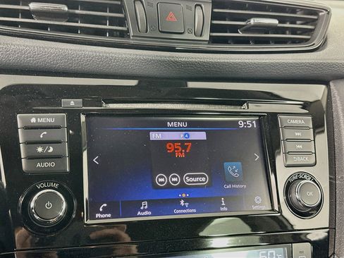 Used 2019 Nissan Rogue SV FWD image 19