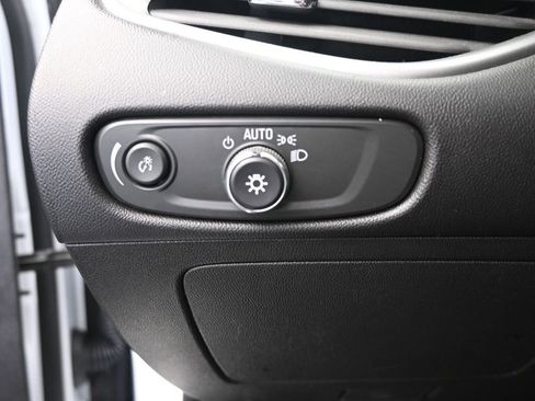 Used 2024 Chevrolet Malibu LT image 27