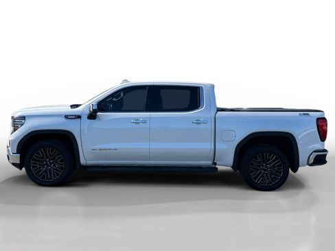 Used 2022 GMC Sierra 1500 SLT w/ X31 Off-Road Package AWD/4WD image 2