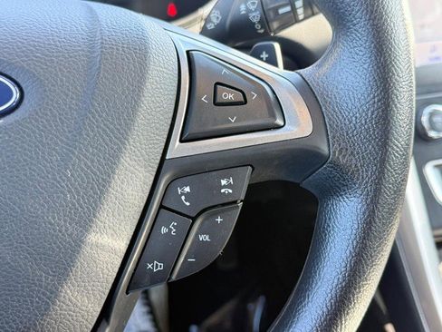 Used 2019 Ford Fusion SE FWD image 18
