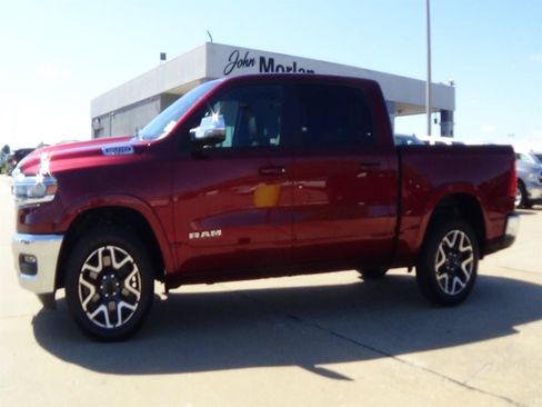 Used 2025 RAM 1500 Laramie AWD/4WD image 1