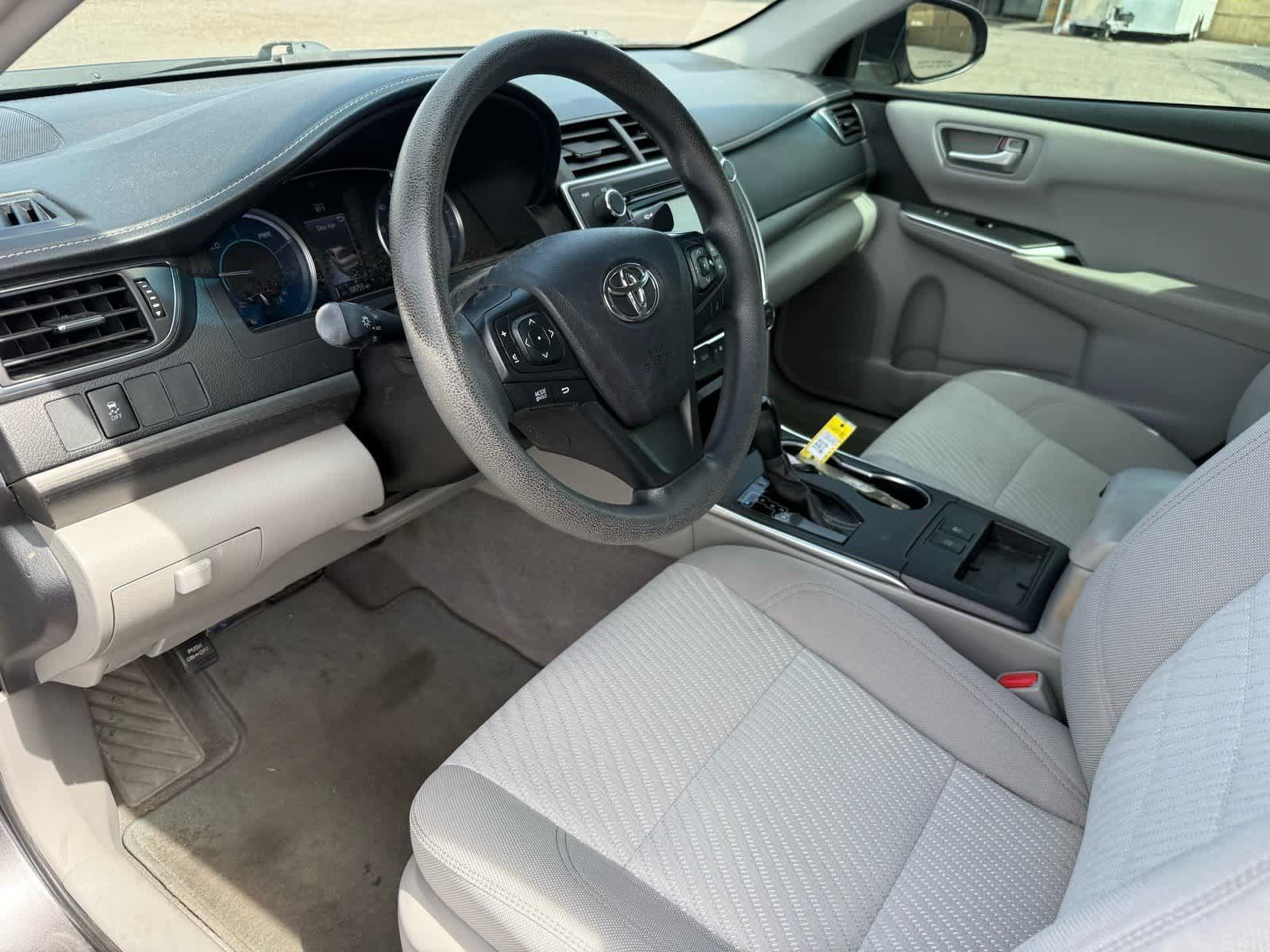 Used 2017 Toyota Camry XLE FWD image 9