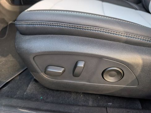 New 2026 Chevrolet Equinox EV LT image 25