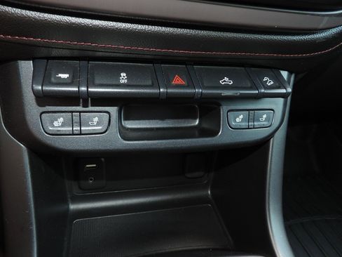 Used 2017 GMC Canyon SLE w/ All Terrain Package AWD/4WD image 23