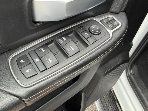 Used 2024 RAM 2500 Big Horn AWD/4WD image 16