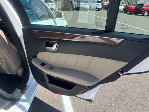 Used 2013 Mercedes-Benz E 350 Sedan image 31
