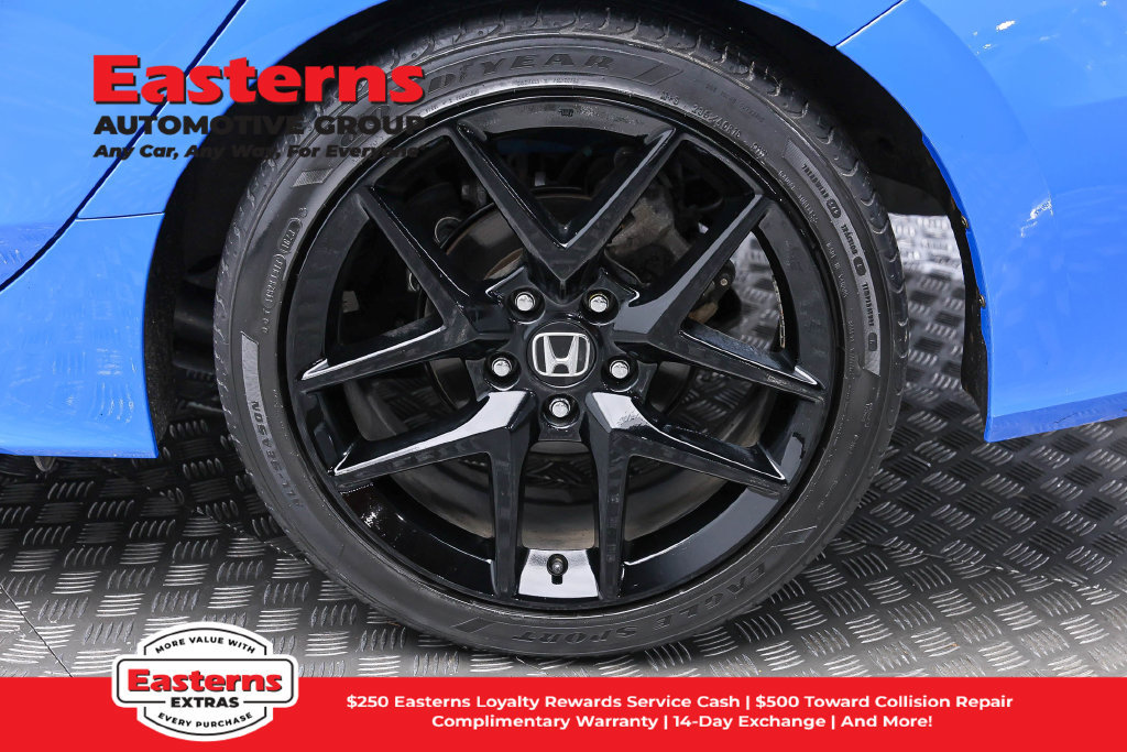 Used 2023 Honda Civic Sport image 9