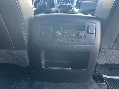 Used 2018 GMC Yukon XL SLT image 31