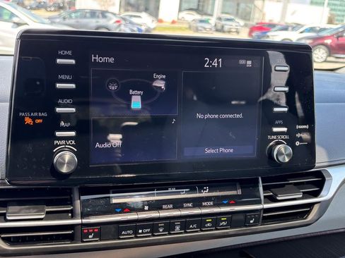 Certified 2023 Toyota Sienna XLE image 32