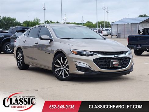 Used 2024 Chevrolet Malibu RS FWD image 1