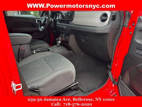 Used 2025 Jeep Wrangler Unlimited Sahara w/ Safety Group AWD/4WD image 20