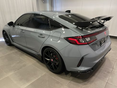 Used 2025 Honda Civic Type R image 4