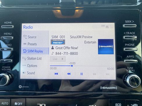 Used 2022 Toyota Prius LE image 30