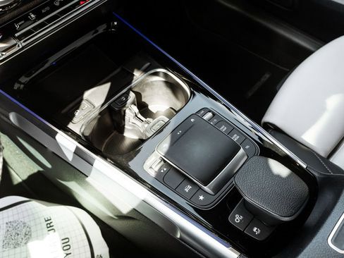 Used 2022 Mercedes-Benz GLB 35 AMG 4MATIC image 20