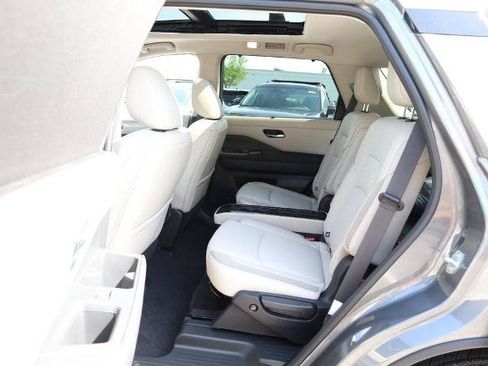 New 2026 Nissan Pathfinder SL AWD/4WD image 24