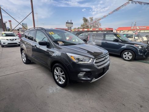 Used 2018 Ford Escape SEL AWD/4WD image 3