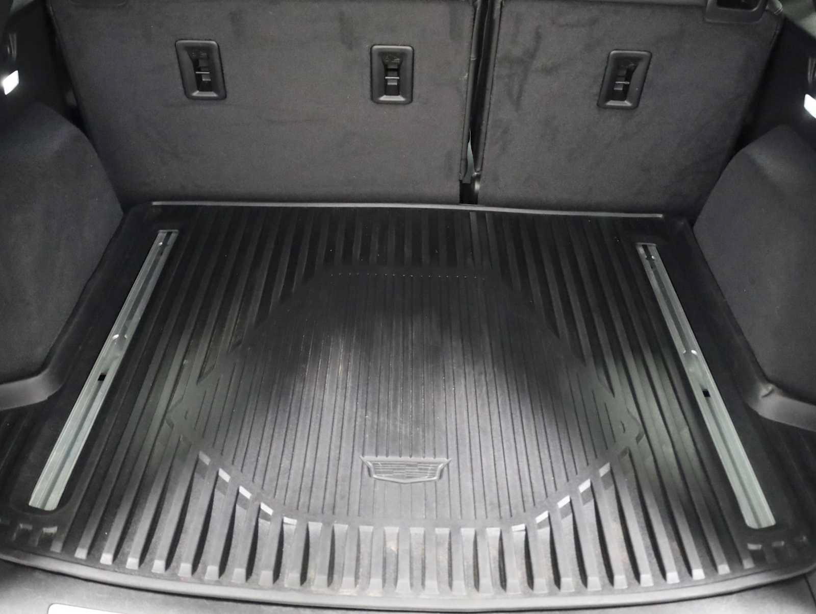 Used 2023 Cadillac XT5 Sportv w/ LPO, Floor Liner Package AWD/4WD image 39