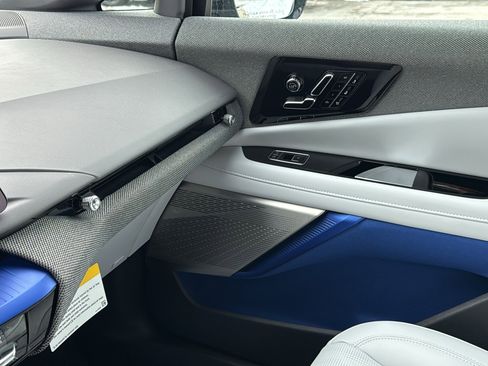 New 2026 Cadillac Optiq Luxury 2 image 22