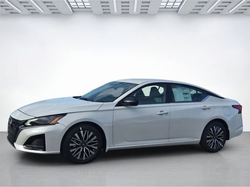 New 2026 Nissan Altima 2.5 SV FWD image 7