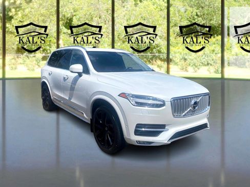 Used 2019 Volvo XC90 T6 Inscription w/ Luxury Package image 3