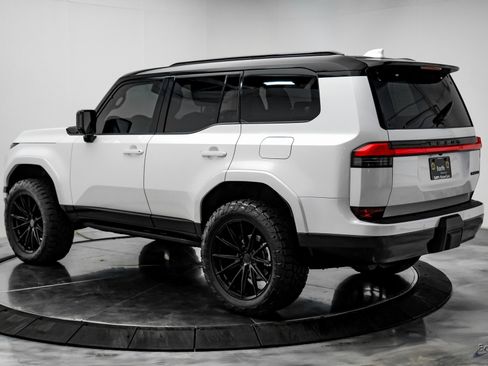 Used 2025 Lexus GX 550 image 10