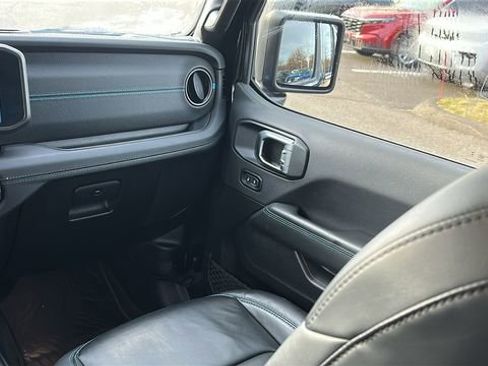 Used 2024 Jeep Wrangler Unlimited Rubicon 4xe AWD/4WD image 24
