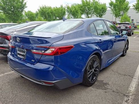 Used 2025 Toyota Camry SE FWD image 4