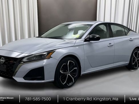 Certified 2024 Nissan Altima 2.5 SR w/ SR Premium Package FWD image 1