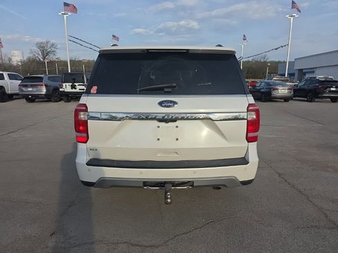 Used 2018 Ford Expedition XLT w/ Equipment Group 202A image 6