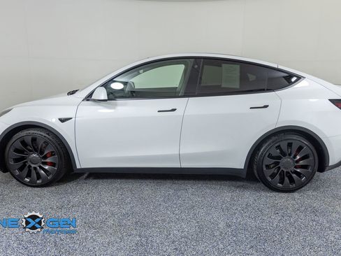 Used 2022 Tesla Model Y Performance AWD/4WD image 4