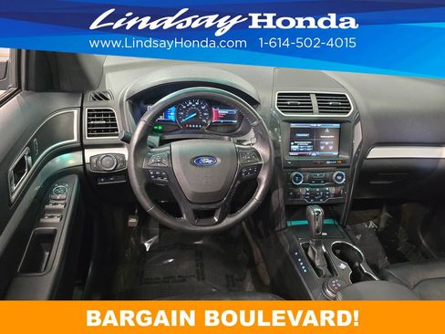 Used 2016 Ford Explorer XLT w/ Equipment Group 202A AWD/4WD image 14