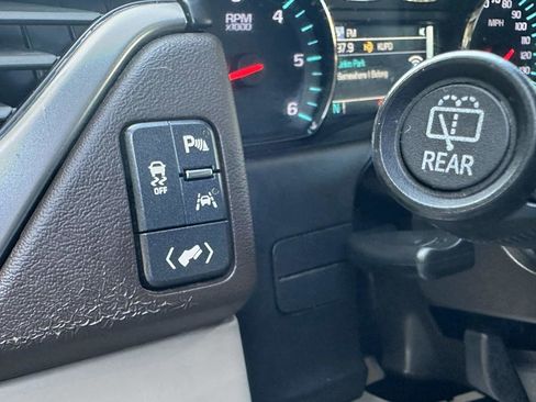 Used 2019 Chevrolet Suburban LT AWD/4WD image 35