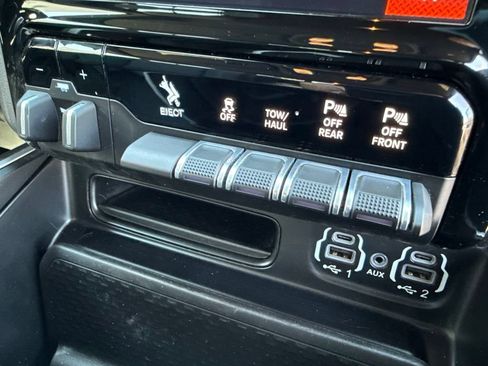 Used 2023 RAM 1500 Big Horn AWD/4WD image 32