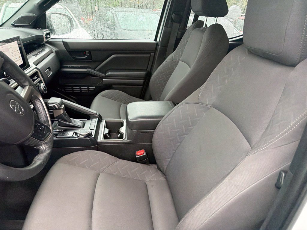 Certified 2025 Toyota Tacoma SR5 AWD/4WD image 17