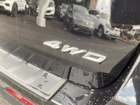 Used 2023 Ford Explorer XLT w/ Class IV Trailer Tow Package image 8