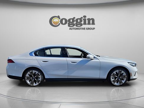 New 2026 BMW 530i w/ M Sport Package RWD image 7