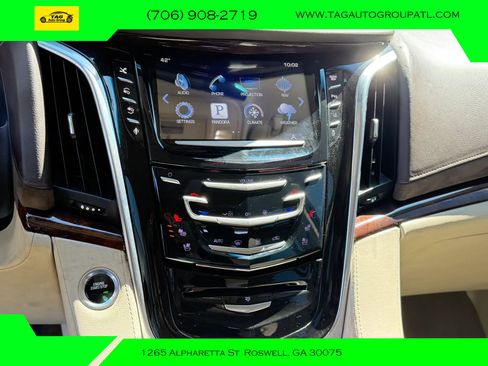 Used 2016 Cadillac Escalade ESV Premium RWD image 18