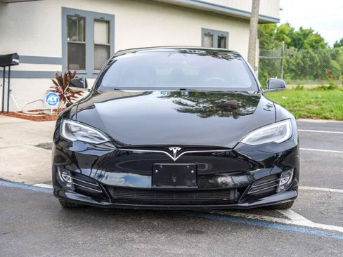 Used 2018 Tesla Model S 100D AWD/4WD image 2