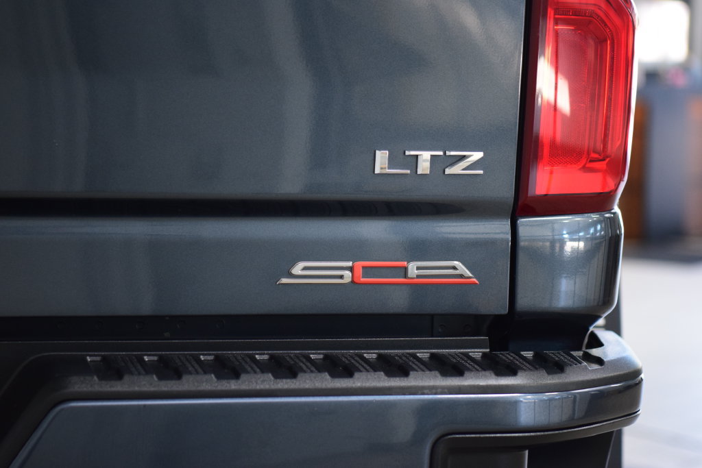 Used 2020 Chevrolet Silverado 2500 LTZ w/ LTZ Premium Package AWD/4WD image 23