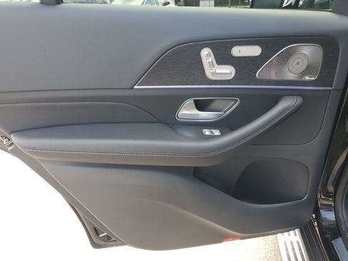 New 2026 Mercedes-Benz GLS 580 4MATIC image 11