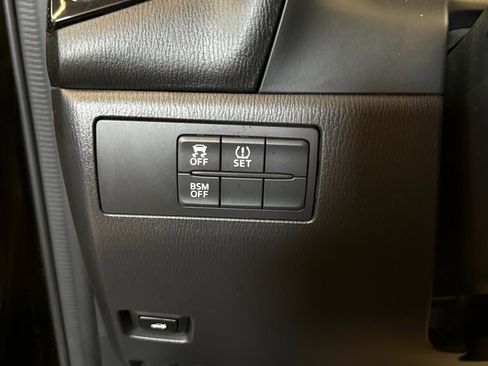 Used 2016 MAZDA MAZDA3 i Touring image 18