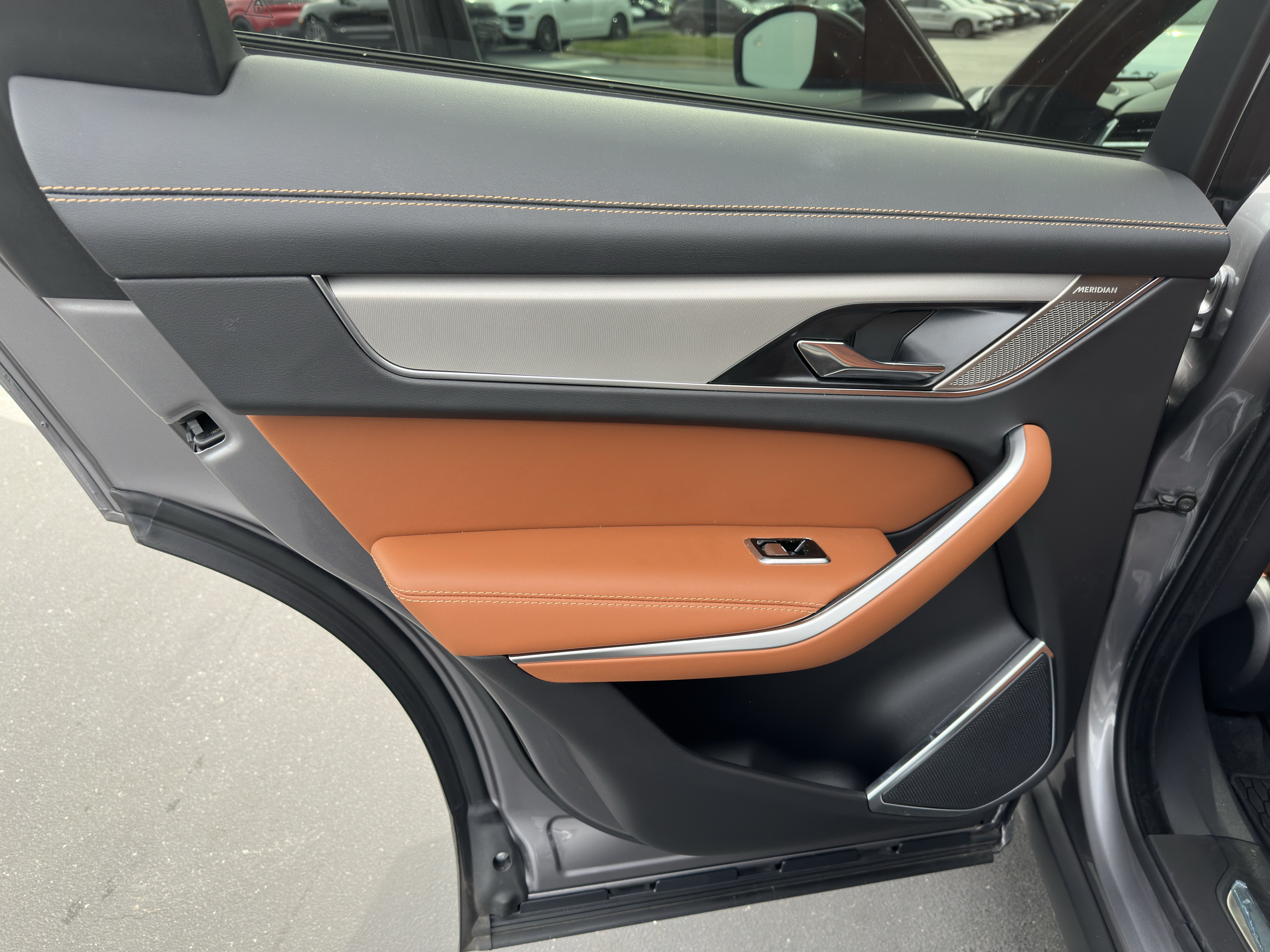 Certified 2026 Jaguar F-PACE R-Dynamic S AWD/4WD image 23