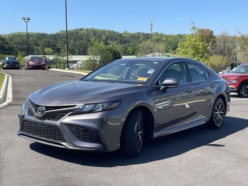 Used 2023 Toyota Camry SE w/ Convenience Package FWD image 7