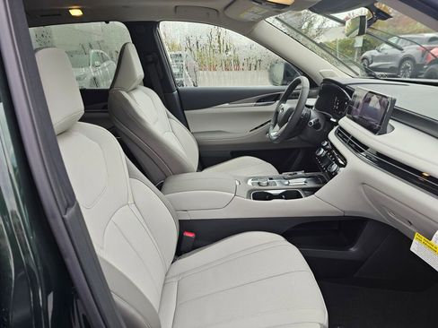 New 2026 INFINITI QX60 Luxe image 11